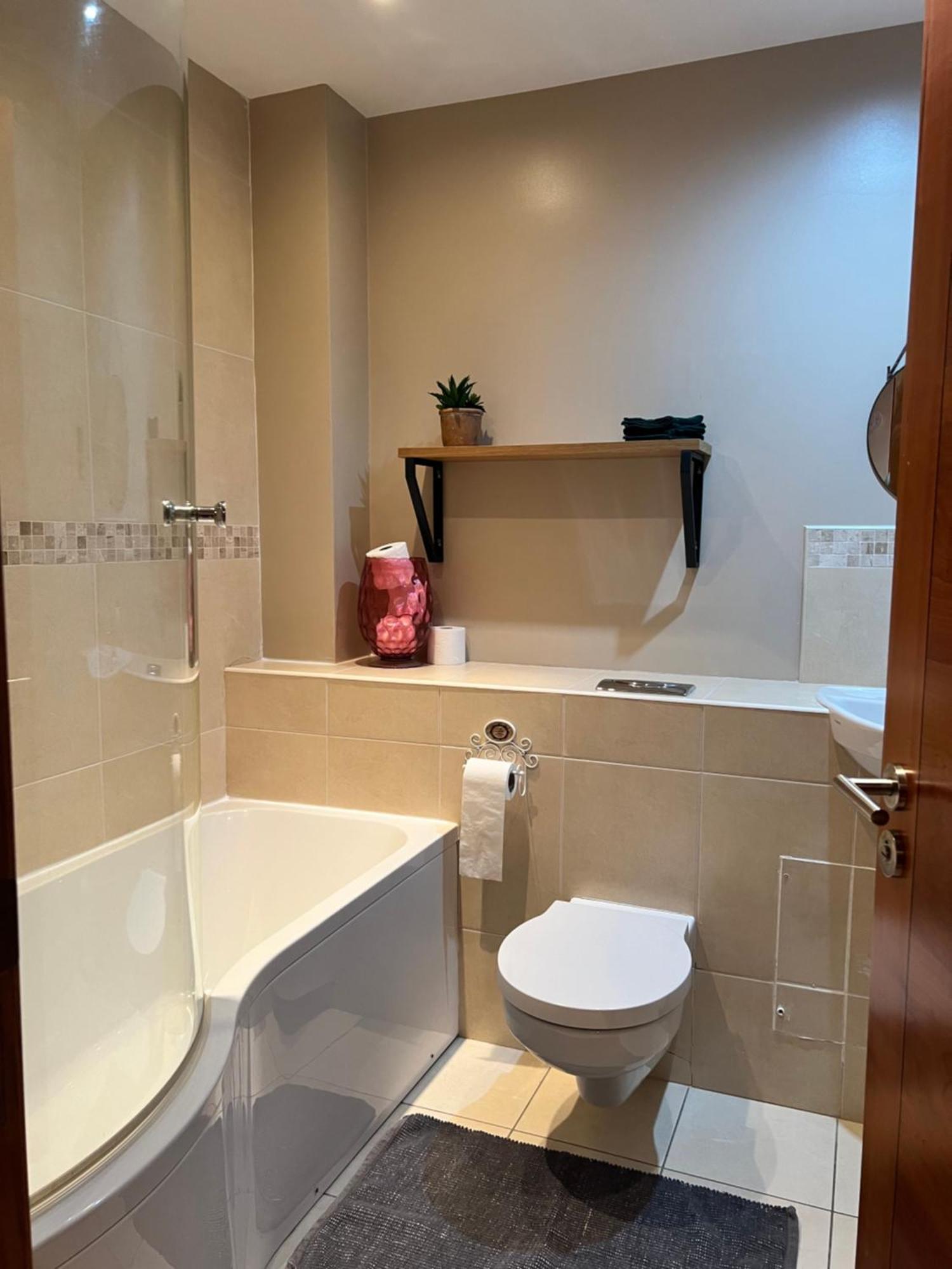 Penthouse Apartment - Town Centre, Sea Views, Secure Parking Portrush Eksteriør billede